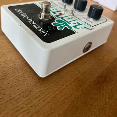 Electro-Harmonix Big Muff Pi Tone Wicker image 4