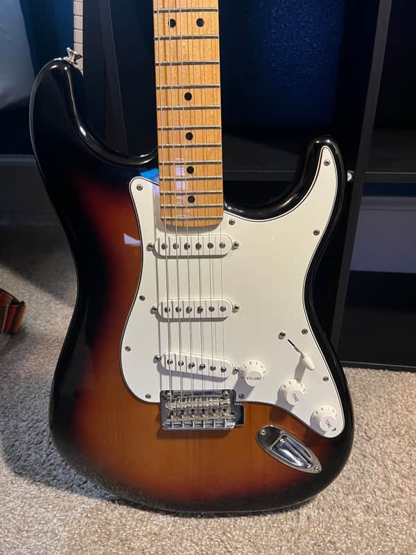 Fender MIM Player Strat 2020 - 3 color Sunburst image 1