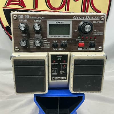 Boss DD-20 dd20 Giga Delay Digital Delay Looper Pedal | Reverb