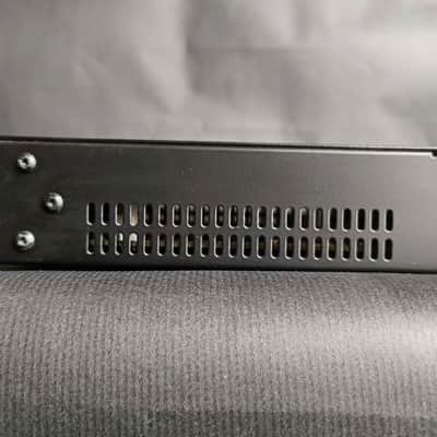 Universal Audio UAD-2 Satellite Thunderbolt 3 OCTO Core Desktop DSP Accelerator 2019 - Present - Gray image 6