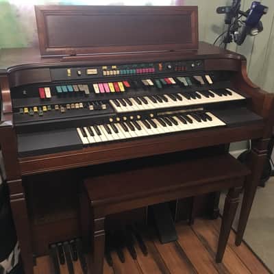 Hammond Aurora model 8212 spinet organ c. '75/76 in walnut finish w/bench, music; mostly functional! image 3