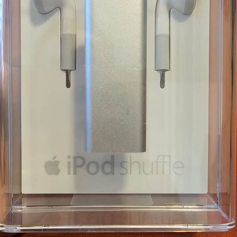 2010s Apple iPod Shuffle 2GB Silver