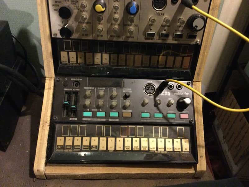 Korg Volca FM Digital FM + Velocity Mod Midi Cable image 1