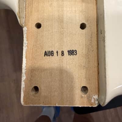 Music Man Cutlass Bass I 1983 - 1984 - White image 4