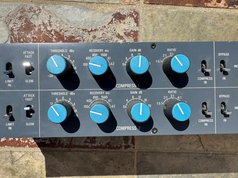 Vintage Neve 33609 - all original rev 1 holy grail with Marinairs