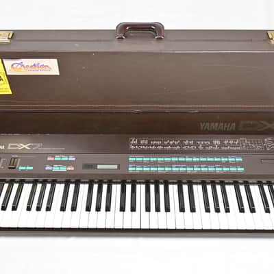 Yamaha DX7 MK I *with case*