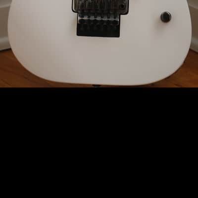 ESP LTD-M 1000 Deluxe 2008 - Snow White with Full Abalone Binding image 4