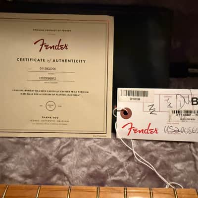 Fender American Professional II Stratocaster with Maple Fretboard 2020 - Present - Black image 4