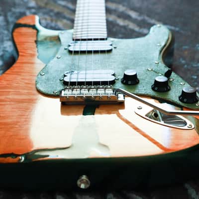 GB Liuteria Traditional Strato orange maple and green resin image 5