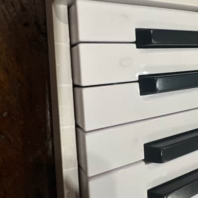 Arturia MiniLab MkII 25-Key MIDI Controller 2017 - Present - White image 4