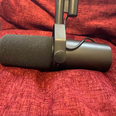 Shure SM7B Cardioid Dynamic Microphone 2001 - Present - Black image 13