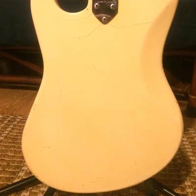 Aria Diamonds 1820 Jazz 70's Vintage road worn arctic white image 3