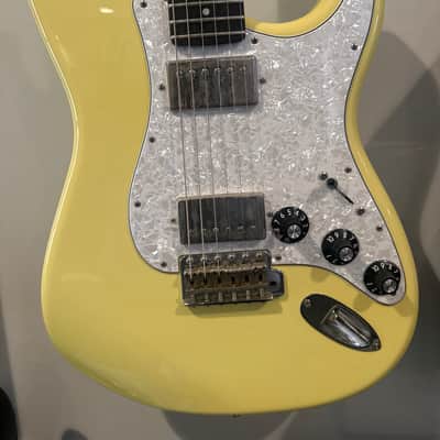 Fender Stratocaster Partscaster 1980-1987 - Yellow image 2