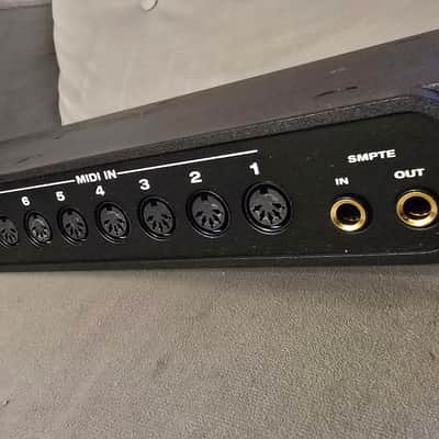 MOTU MIDI Express XT USB MIDI Interface 2017 - Present - Black image 5