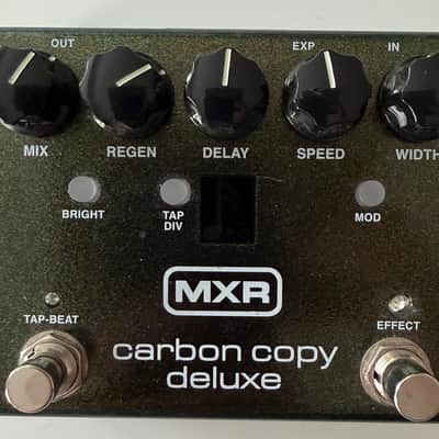 MXR M292 Carbon Copy Deluxe Analog Delay 2017 - Present - Green image 1