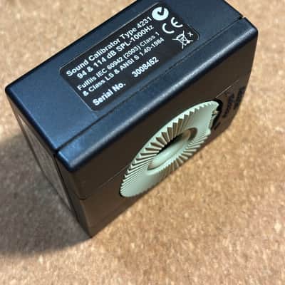 Brüel & Kjær Hand-held Analyzer Type 2250-L + Prepolarized Free-Field ½" Mic Type 4950 + Sound Calibrator Type 4231 image 7