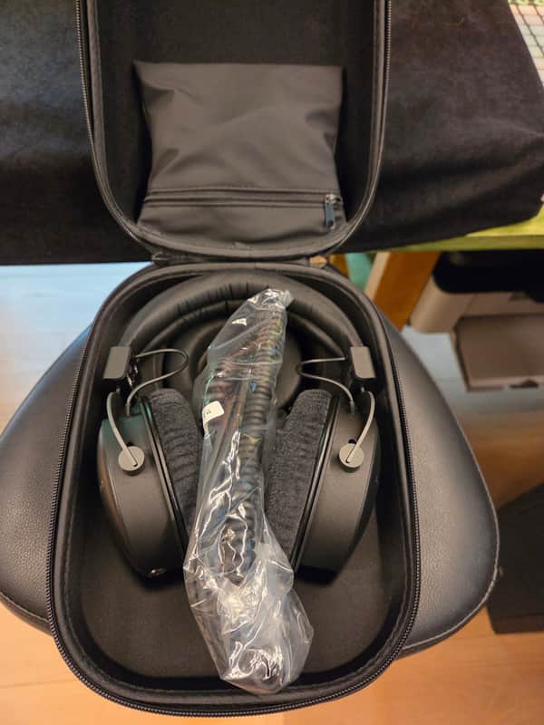 Beyerdynamic DT 1770 Pro Closed-Back Studio Headphones