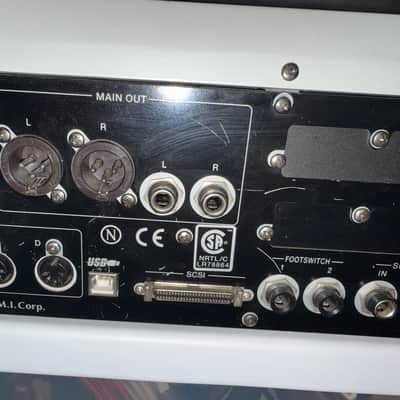 Akai MPC4000 Music Production Center - White image 10
