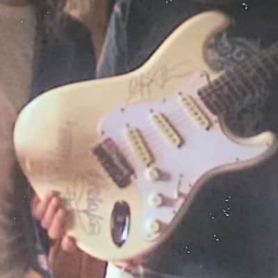 Fender Stratocaster Ex JUDAS PRIEST Artist Owned by K.K. Downing, band signed by KK, Rob Halford and Glenn Tipton. 1985 Vintage 80s guitar. Custom Shop strat flight case included image 3