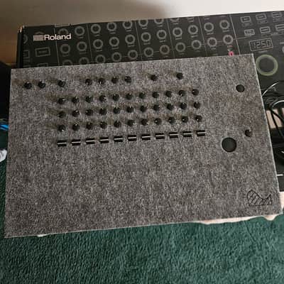 Roland TR-8S AIRA Rhythm Performer with Sample Playback 2018 - Present - Black image 2