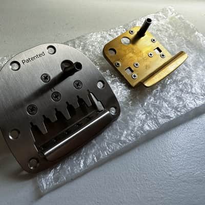 Halon JPV-2311-22C offset guitar patented vibrato for Jazzmaster/Jaguar, inc. stainless steel and brass string plate image 3
