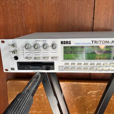 Korg Triton Rack Synthesizer/Sampler Workstation Ver 1.1.1 w/ power supply full simm image 3