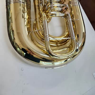New Alexander 163 CC Tuba, Key of C, Yellow Brass, 5 valves, Lacquered, with Garland image 3