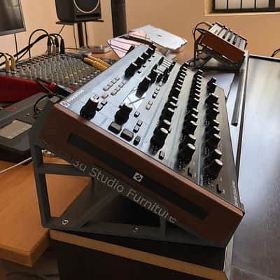 Single stand Novation peak - Synth stand 3dsf