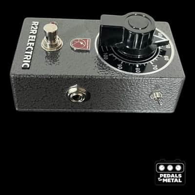R2R Electric Pre-Amp -x17966 image 3
