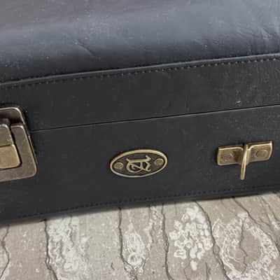 Alhambra 9650 Case Hard case for 4/4 classical and flamenco guitars image 3