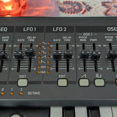 Behringer DeepMind 6 37-Key 6-Voice Polyphonic Analog Synth 2017 - Present - Black image 5