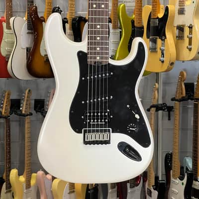Charvel   Jake E Lee Signature Pro Mod So Cal Style 1 Hss Ht Rw Pearl White image 1