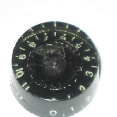 ONE (1 individual knob) unknown brand used (INNER Upper Center area has INTERNAL cracks) Black Speed Knob (numbers 0 to 11) black hard plastic with off white numbers & white dashes -- Funny & Rare, for 24 spline shaft image 2