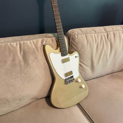 Harmony Silhouette with Rosewood Fretbaord (Sperzel upgraded tuners) image 1