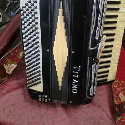 Titano Dandy 41/120 Piano Accordion Made in Italy with Case and Straps image 2