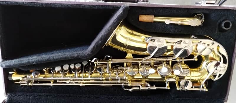 Yamaha YAS-23 Alto Saxophone good condition w hard case 25 huge pictures! image 1