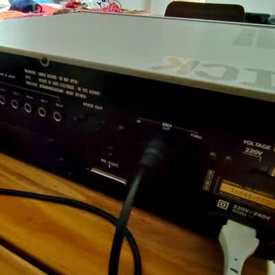 Akai S900 MIDI Digital Sampler 1986 - White image 4