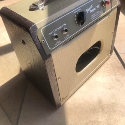 Fender Champion 600 5-Watt 1x6" Guitar Combo 2007 - 2012 - Two-Tone Blonde / Brown image 2
