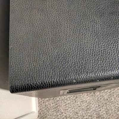 Line 6 412VS-T 4x12" Angled Guitar Speaker Cabinet 2007 - 2016 - Black image 5