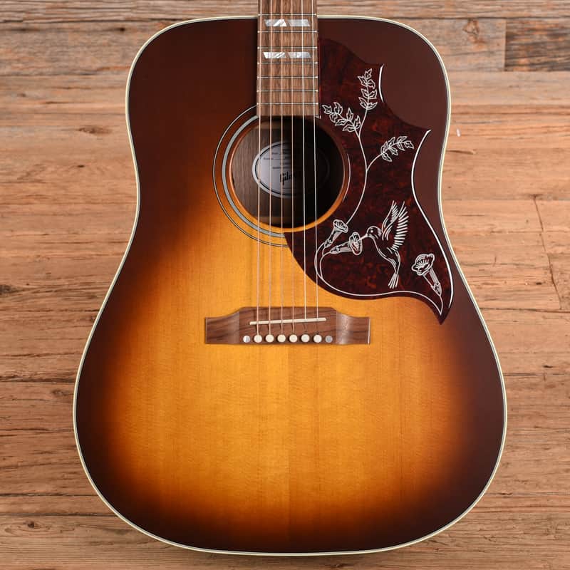 Gibson Hummingbird Studio Walnut Sunburst 2024