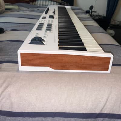 Arturia KeyLab Essential 88 MIDI Controller 2020 - Present - White image 5