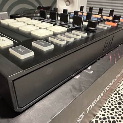 Native Instruments Traktor Kontrol D2 2010s - Black image 7