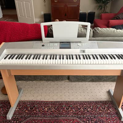 Yamaha DGX-505 1998 - SILVER