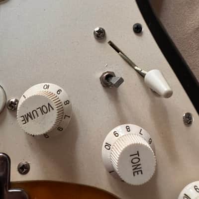 1999 Fender Stratocaster Classic 50's series - Two Tone Sunburst. MIM Many Upgrades! image 6
