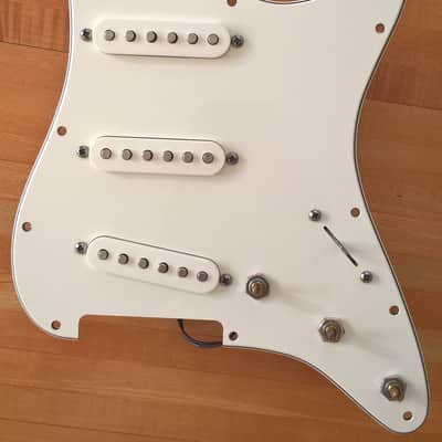 2007 Fender MIM Standard Stratocaster Loaded Pickguard -- Excellent Condition image 1
