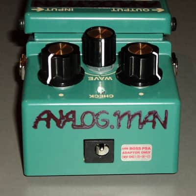 Boss TR-2 Tremolo with aNaLoG.MaN Super Tremolo Mod - Green LED image 5