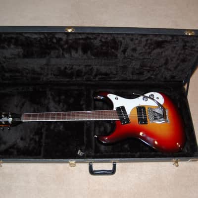 Mosrite Ventures Model  (RARE)  SIGNED & DATED by SEMI MOSLEY.  MINT !! image 3