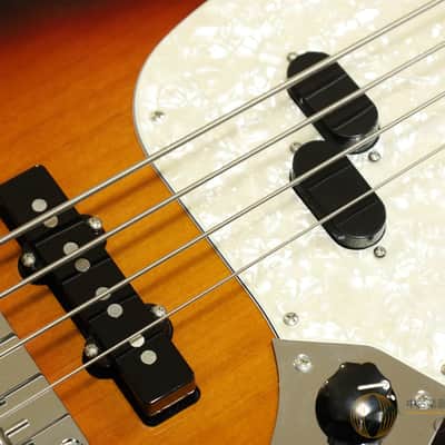 Fender American Performer Mustang Bass 3-Color Sunburst image 8