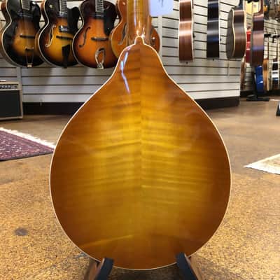 Kentucky KM-505 Artist German Spruce/Alpine Maple A-Style Mandolin Amberburst w/Padded Gig Bag image 3