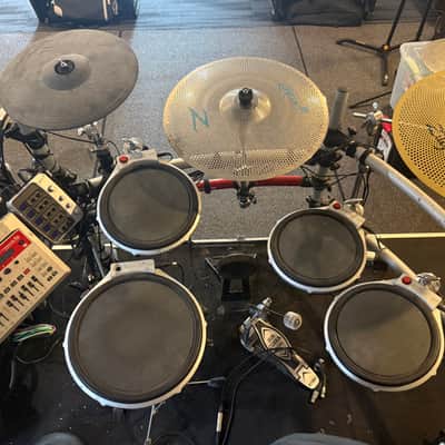 Yamaha and Zildjian Yamaha DTXtremeIIS 5pc Electronic Drum Kit w/ Zildjian Gen16 Cymbal Pack 2010 - Black image 2